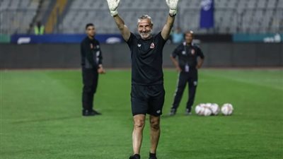 الأهلي يستقر على استمرار مدرب حراس المرمى لمدة موسمين