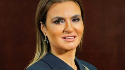 القبض على المتهمة بسرقة هاتف وزيرة الاستثمار السابقة
