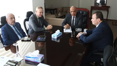 وزير الكهرباء: تسريع المشروعات وإضافة قدرات جديدة من الطاقة النظيفة