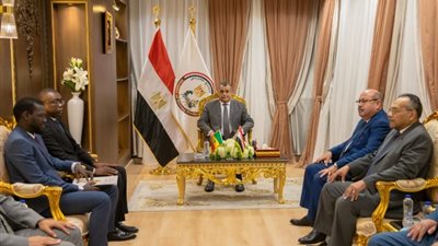 وزير الإنتاج الحربى يلتقي سفير السنغال لبحث ودعم أوجه التعاون المشترك