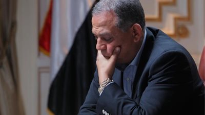 أنور السادات ينتقد الحركة المدنية ويلمح لتجميد عضويته