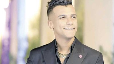 زوجة عصام صاصا بعد 8 ساعات انتظار لبدء الجلسة: 