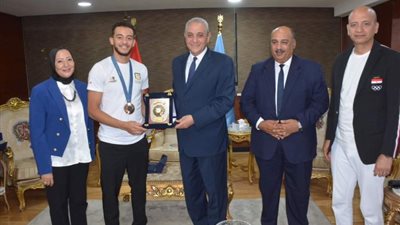 محافظ الغربية يستقبل محمد السيد بطل برونزية باريس 2024
