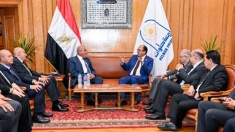 رئيس جامعة حلوان ورئيس الهيئة العربية للتصنيع بمقرالجامعة