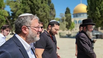بن جفير يقتحم المسجد الأقصى برفقة مئات المستوطنين (فيديو)