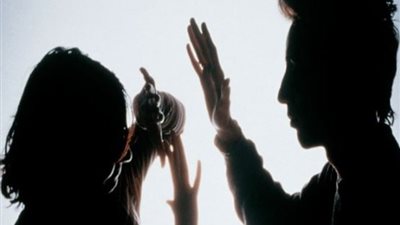 ألقى زوجته من أعلى سطح المنزل بسبب المصروف، جريمة مأساوية بكفر الزيات