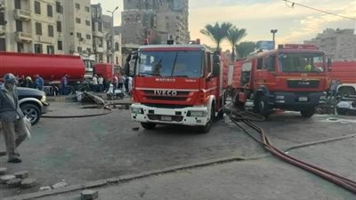 الحماية المدنية تستكمل أعمال التبريد فى حريق مطعم جليم