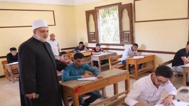 طلاب الشهاداتين الابتدائية والإعدادية الأزهرية
