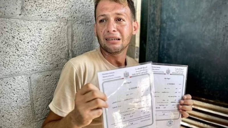 محمد أبو القمصان والد التوأم