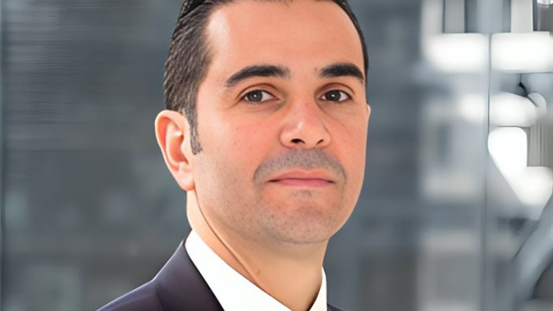 حسن الخطيب وزير الإستثمار