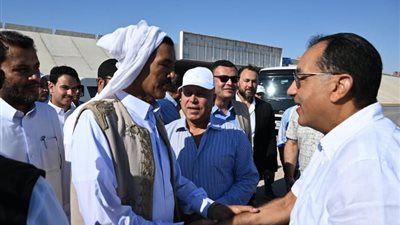 رئيس الوزراء يتفقد مدينة رأس الحكمة ويوجه بإنشاء مدينة شمس الحكمة 