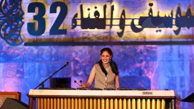 زي الفراشة، نسمة عبد العزيز تفتتح مهرجان القلعة الدولي للموسيقى والغناء