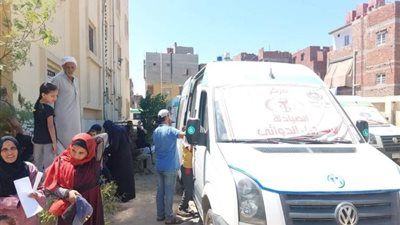 981 مواطنا تلقوا الكشف والعلاج بالمجان في قريتي كرم ورزوق بفارسكور