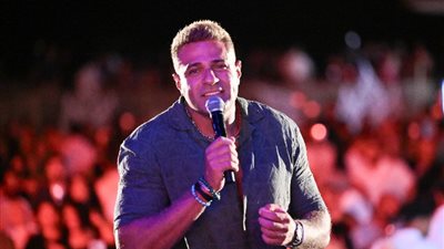 محمد نور يتألق بحفل في العلمين الجديدة بحضور مصطفى كامل