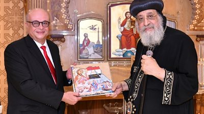 البابا تواضروس يستقبل سفراء مصر الجدد في النمسا وجواتيمالا
