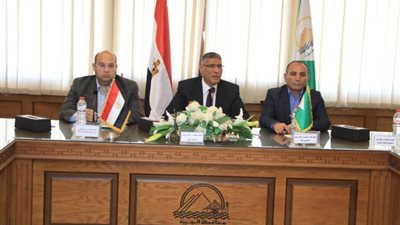 محافظ الجيزة يخصص أراضي لبناء مدارس لتقليل الكثافات الطلابية قبل العام الدراسي الجديد