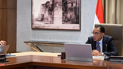 رئيس الوزراء يستعرض محاور المشروع القومي لبناء الانسان المصري «بداية»