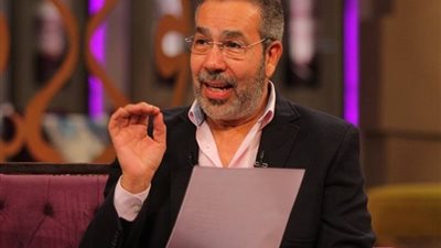 مدحت العدل رئيس لجنة التحكيم بمهرجان القاهرة الدولي للمسرح التجريبي