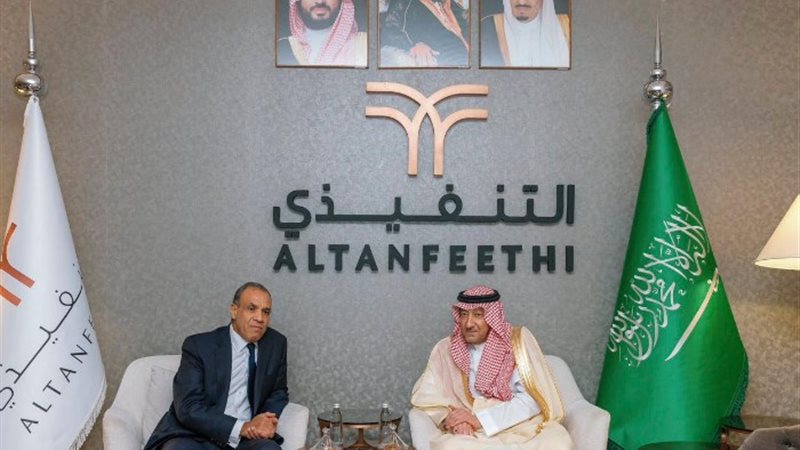 وزير الخارجية مع نظيره السعودي