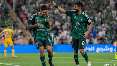 الأهلي يهزم العروبة بهدفين ويعتلي صدارة دوري روشن السعودي
