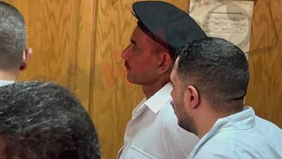 وصول سفاح التجمع إلى جنايات القاهرة وسط حراسة مشددة
