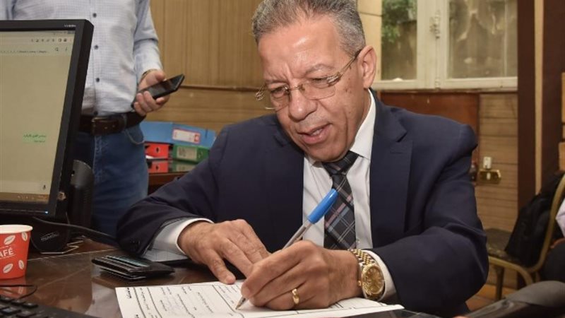 الدكتور أسامة عبد الحي نقيب الأطباء