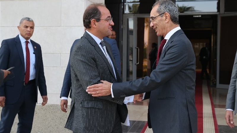 عمرو طلعت وزير الاتصالات وتكنولوجيا المعلومات، وأحمد كجوك و