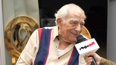 رشوان توفيق لـ«الجمهور»: نور الشريف لن يتكرر و«سينما العصر» تناسب الجيل الحالي