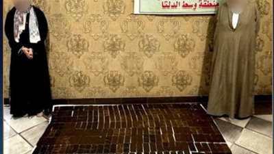 ضبط زوجين يروجان المخدرات في طنطا على طريقة 