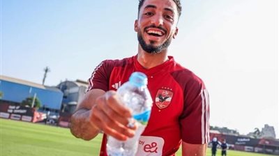 احتفال محمد عبد المنعم بانتقاله إلى نيس الفرنسي (صور)