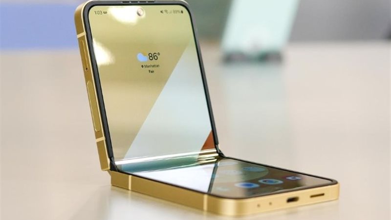 هاتف سامسونج جلاكسي Z Flip6