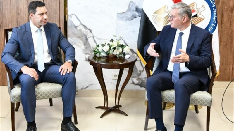 وزير البترول ونائب رئيس شركة فنترسال ديا الألمانية