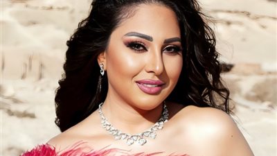 رحاب الجمل بائعة مستحضرات تجميل في مسلسل «برغم القانون»