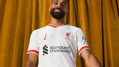 محمد صلاح يظهر بقميص ليفربول الثالث
