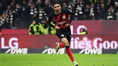 عمر مرموش يعلن موقفه من الرحيل عن آينتراخت فرانكفورت