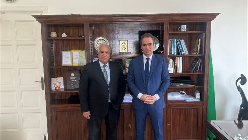 المفكر العراقي الكبير الدكتور حسين الهنداوي الأمين العام ال