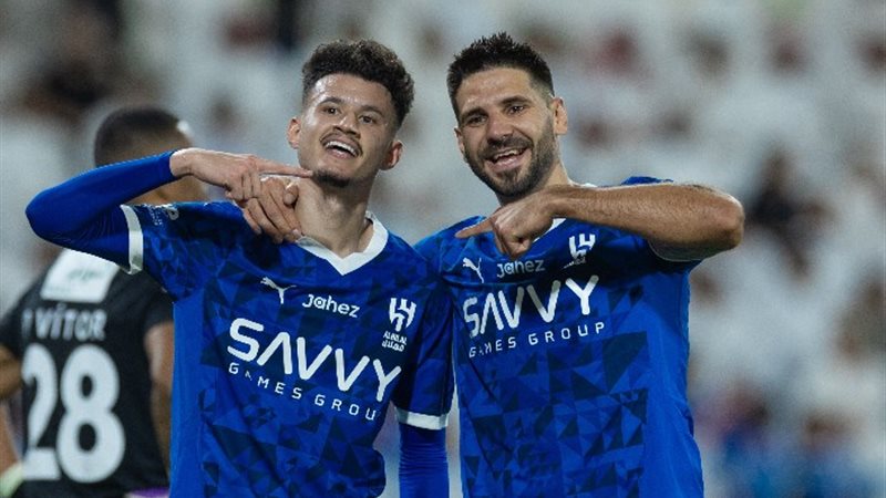 لاعبو الهلال