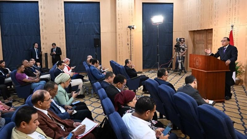 خلال المؤتمر