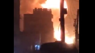 انفجارات عنيفة تهز العاصمة اليمنية المؤقتة عدن (فيديو)