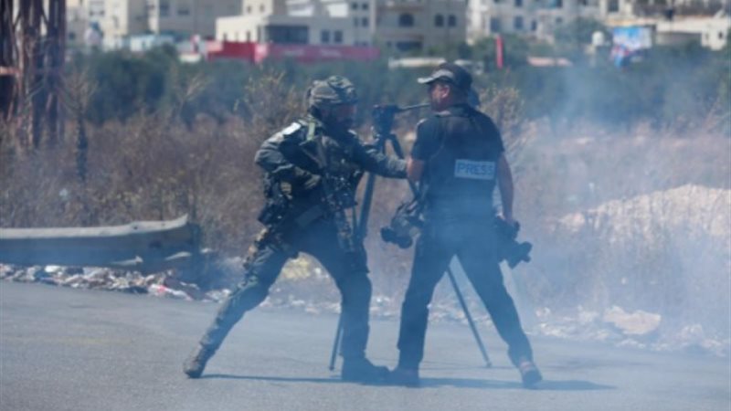 اعتداء قوات الاحتلال على الصحفيين
