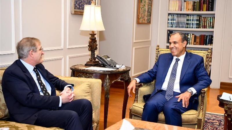 وزير الخارجية والمفوض البريطاني للتجارة مع إفريقيا