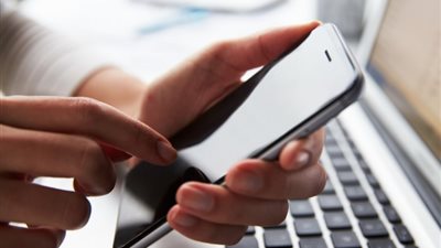 أهم 8 فروق بين هاتفي ريلمى C وشاومي بوكو في السوق المصرية