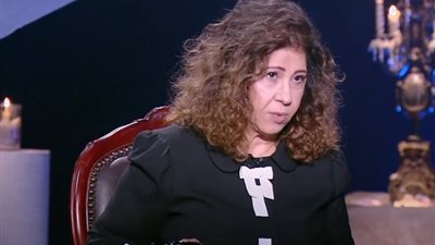 ليلي عبد اللطيف: فرصة الأهلي قوية للفوز بالسوبر الإفريقي أمام الزمالك (فيديو)