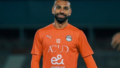 محمد صلاح ينضم إلى معسكر مصر استعدادًا لمواجهة الرأس الأخضر (صور)