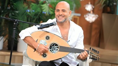 عزيز الشافعي يكشف لـ«الجمهور» عن آخر أعماله الفنية (خاص)