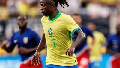 «فينيسيوس» يقود هجوم البرازيل أمام الإكوادور في تصفيات كأس العالم 2026