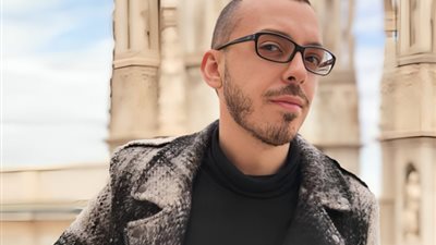 مصمم أزياء عالمي لـ «الجمهور»: أتمنى العمل مع غادة عبدالرازق وآسر ياسين فهم «أيقونات» الموضة