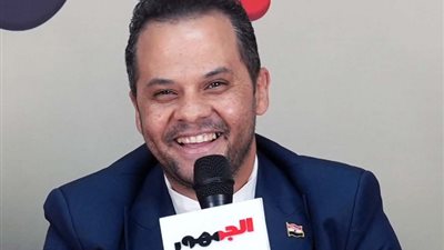 مازن الغرباوي: «جسم وأسنان وشعر مستعار» أول عرض مصري بـ كوريا الشمالية