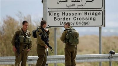 إصابة 3 إسرائيليين في إطلاق نار عند معبر الكرامة بين الأردن وفلسطين