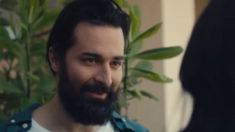 الفنان أحمد حاتم